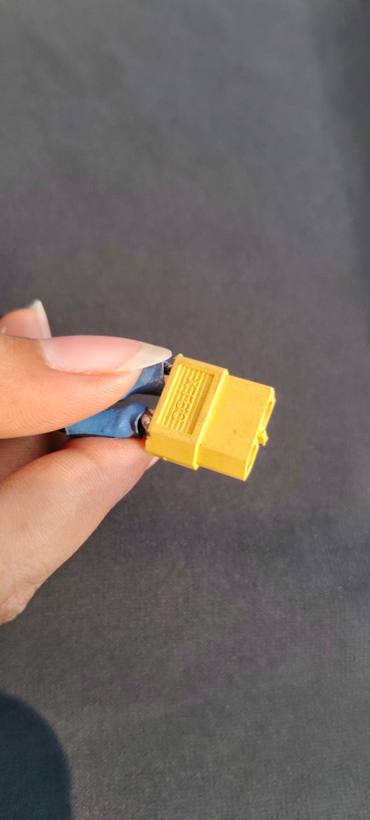 XT60 battery connector showing series battery connection
